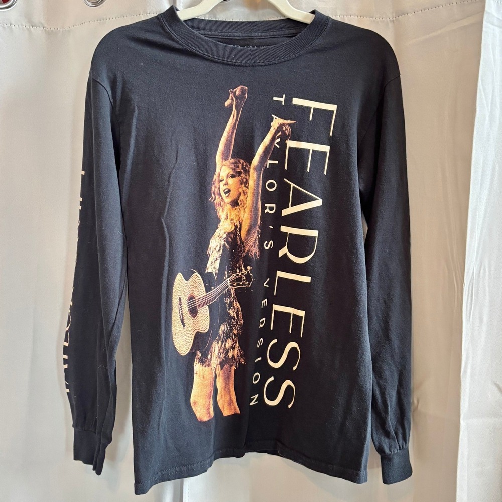 Taylor Swift Fearless Womens Shirt Small Graphic Swiftie Eras Tour Concert 20208